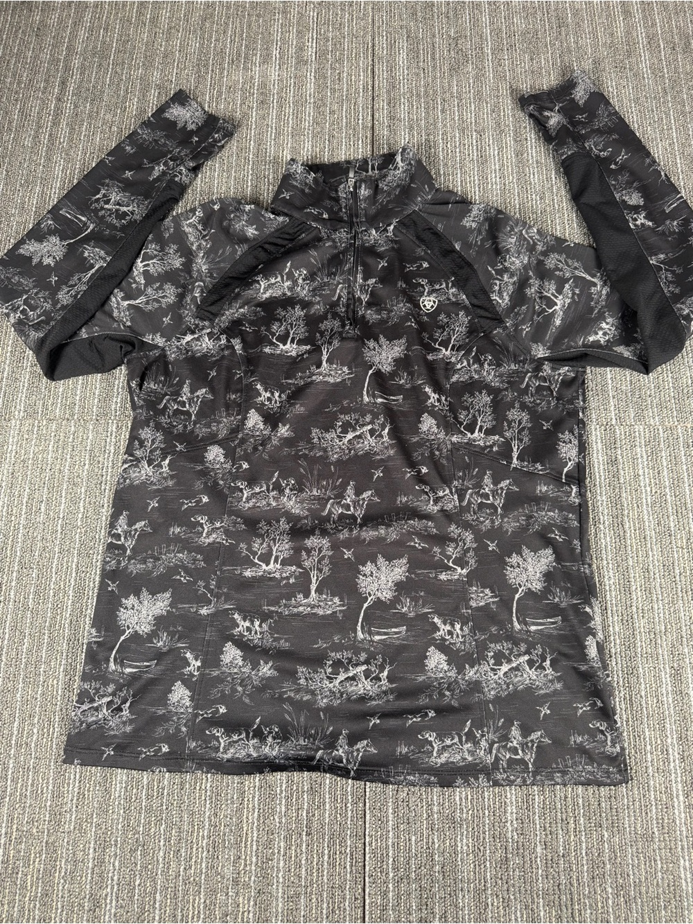 Ariat Black & Gray Horse Graphic Print Sunstopper Quarter-Zip Size L